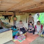 Sambut Hut Bhayangkara Ke-76, Polres Torut Berikan Bantuan Sembako Kepada Penyandang Disabilitas