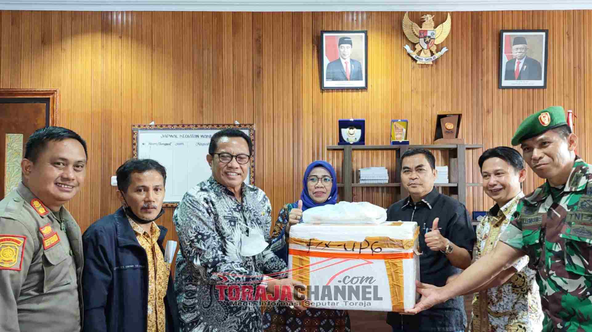 Pemerintah Daerah Kabupaten Tana Toraja mendapatkan 1500 dosis vaksin Penyakit Mulut dan Kuku (PMK) dari Kementrian Pertanian Republik Indonesia, Jumat (15/7/2022)