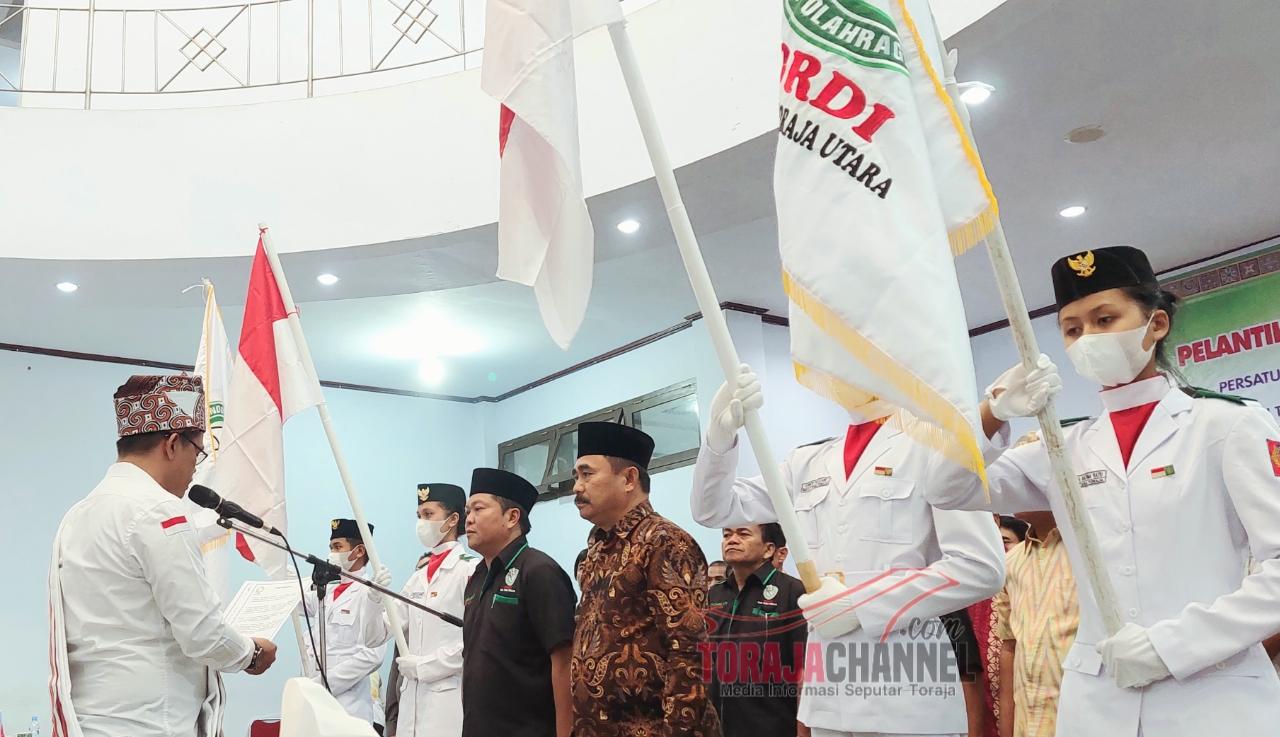 Pengurus Olahraga Domino (PORDI) Kabupaten Tana Toraja dan Toraja Utara masa bakti 2022-2026, resmi dilantik dan dikukuhkan di Gedung DPRD Kabupaten Tana Toraja.