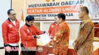 dr. Zadrak Tombeg Sp.A terpilih secara aklamasi sebagai ketua Ikatan Alumni, Universitas Hasanuddin (IKA UNHAS) Kabupaten Tana Toraja, periode 2023-2027.