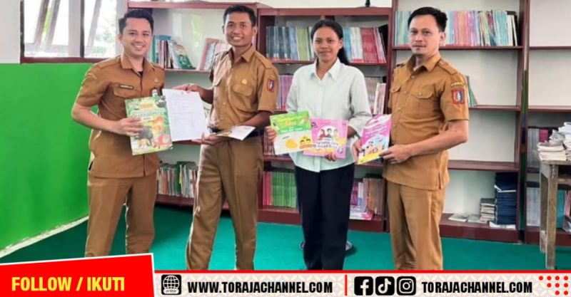 DISPUSIP Tana Toraja Pinjamkan 200 Buku ke SDN 8 Makale untuk Tingkatkan Minat Baca Siswa