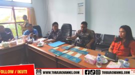 STNK dan BPKB Tujuh Ambulans Tana Toraja Resmi Ditunjukkan di DPRD