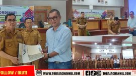 Bupati Tana Toraja, dr. Zadrak Tombeg, Sp.A, bersama Wakil Bupati Erianto Paundanan dan Sekda dr. Rudhy Andi Lolo menghadiri Rapat Koordinasi Tim Penetapan dan Penegasan Batas Desa (TPPB Des Kabupaten) di Ruang Pola Kantor Bupati, Selasa (21/10/2025).