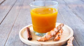 Minuman kunyit herbal untuk kesehatan pencernaan anak