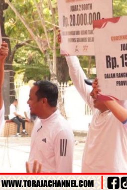 Booth Tana Toraja Raih Juara III, Bupati Terima Hadiah Rp15 Juta